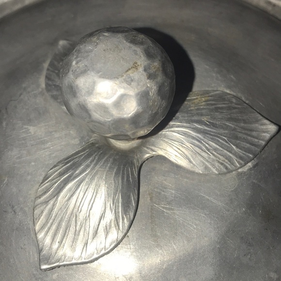 Hand Forged Everlast Metal pot with lid - Picture 6 of 14